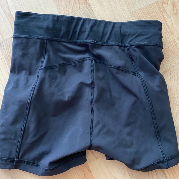 Black lululemon biker shorts - Picture 2 of 3
